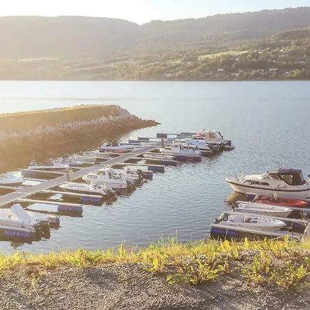 Semesterbostad Four Bedroom Holiday In